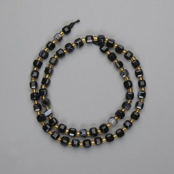 Намистини Агат гранований кубик 5х5мм+- бісер 3мм+- L-38см+- 70020 фото