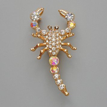 Брошь кулон Скорпион белые стразы и стразы хамелеон, золотистый металл 28х54мм 60884 фото