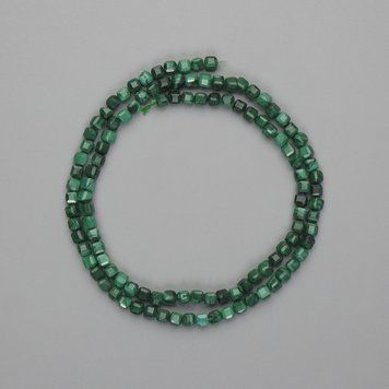 Намистини Малахіт гранований кубик 3х3мм+- L-39см+- на нитці 48956 фото